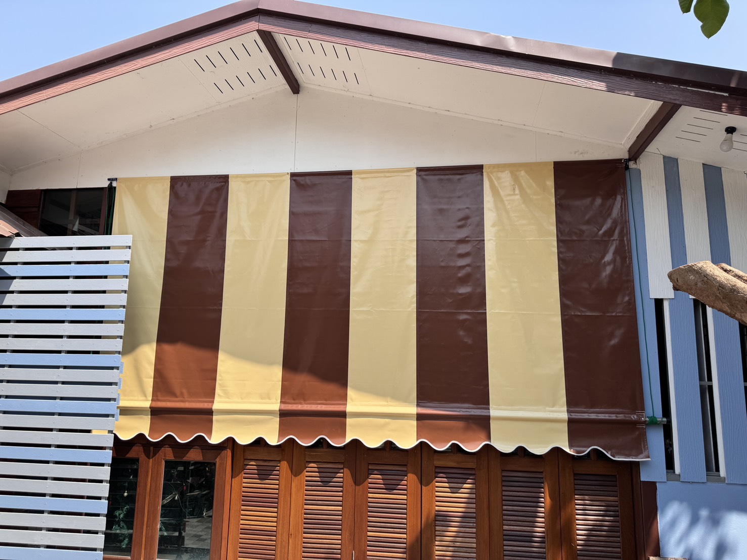 101 - https://ร้านผ้าใบราคาถูก.com | ร้าน ฐิติวัฒน์ จำหน่ายผ้าใบและรับติดตั้งผ้าใบชักรอก ผ้าใบชุดมือหมุนแขนยื่น เต็นท์ผ้าใบทุกชนิด ราคาถูก ติดตั้งฟรี!!