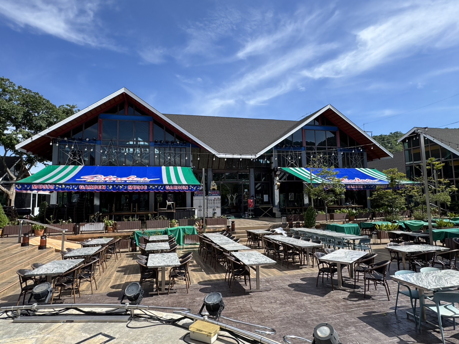 59 - https://ร้านผ้าใบราคาถูก.com | ร้าน ฐิติวัฒน์ จำหน่ายผ้าใบและรับติดตั้งผ้าใบชักรอก ผ้าใบชุดมือหมุนแขนยื่น เต็นท์ผ้าใบทุกชนิด ราคาถูก ติดตั้งฟรี!!