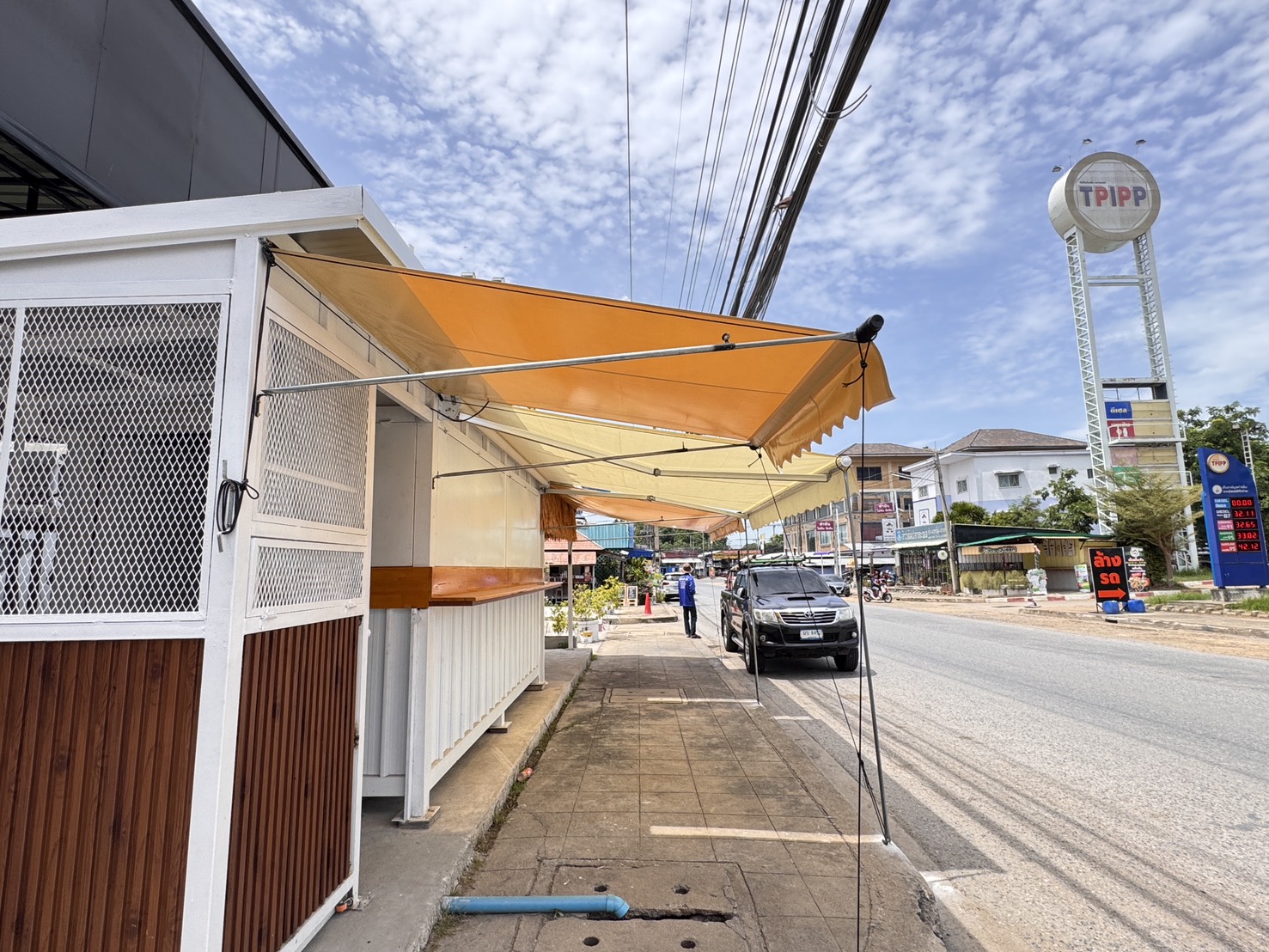 85 - https://ร้านผ้าใบราคาถูก.com | ร้าน ฐิติวัฒน์ จำหน่ายผ้าใบและรับติดตั้งผ้าใบชักรอก ผ้าใบชุดมือหมุนแขนยื่น เต็นท์ผ้าใบทุกชนิด ราคาถูก ติดตั้งฟรี!!