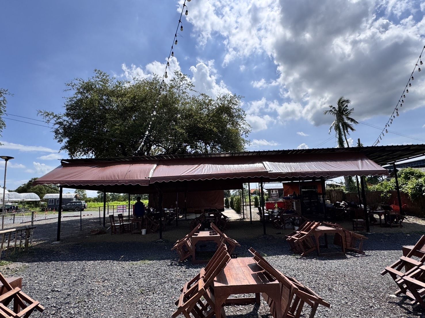 86 - https://ร้านผ้าใบราคาถูก.com | ร้าน ฐิติวัฒน์ จำหน่ายผ้าใบและรับติดตั้งผ้าใบชักรอก ผ้าใบชุดมือหมุนแขนยื่น เต็นท์ผ้าใบทุกชนิด ราคาถูก ติดตั้งฟรี!!