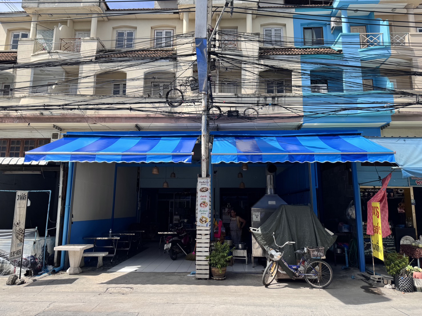 88 - https://ร้านผ้าใบราคาถูก.com | ร้าน ฐิติวัฒน์ จำหน่ายผ้าใบและรับติดตั้งผ้าใบชักรอก ผ้าใบชุดมือหมุนแขนยื่น เต็นท์ผ้าใบทุกชนิด ราคาถูก ติดตั้งฟรี!!